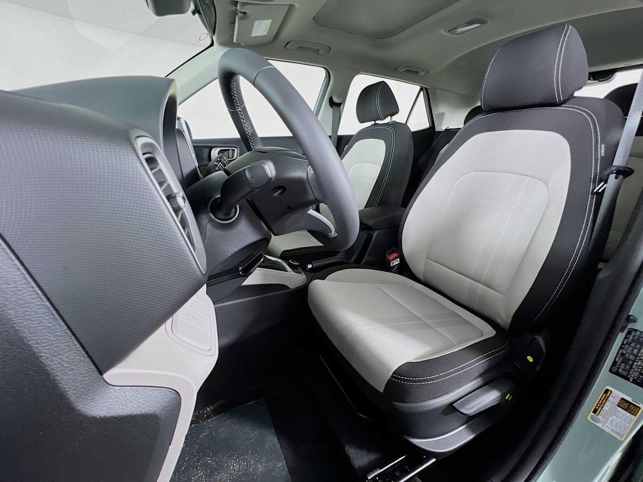 New 2026 Hyundai Venue SEL FWD image 13