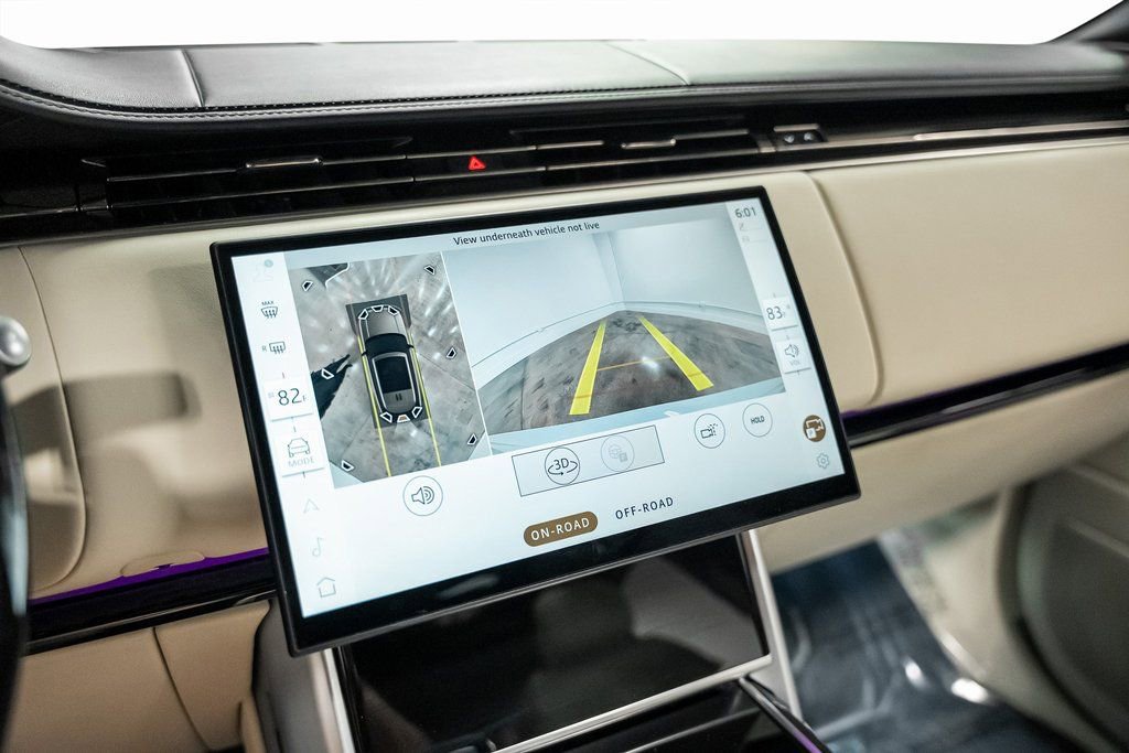 Used 2025 Land Rover Range Rover SE image 46