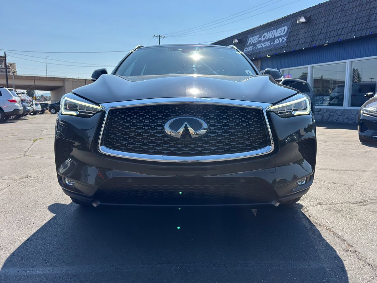 Used 2019 INFINITI QX50 Essential w/ Sensory Package AWD/4WD image 2