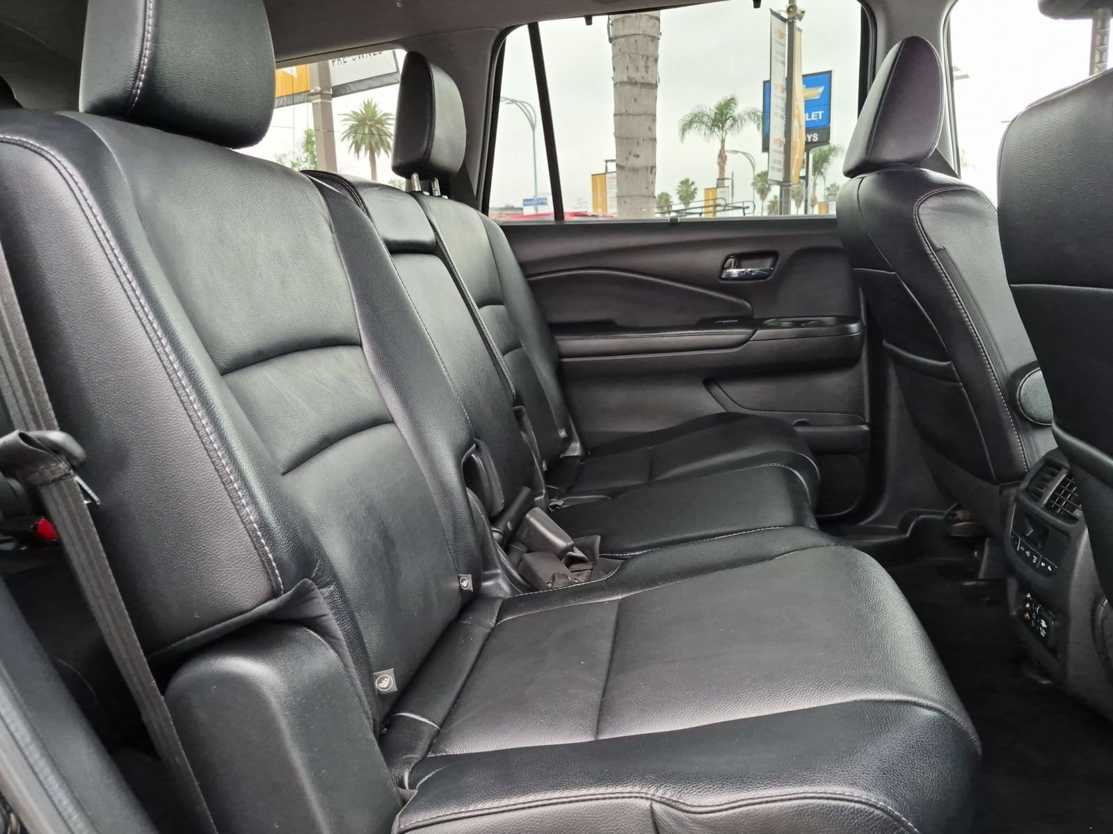 Used 2017 Honda Pilot Touring image 27