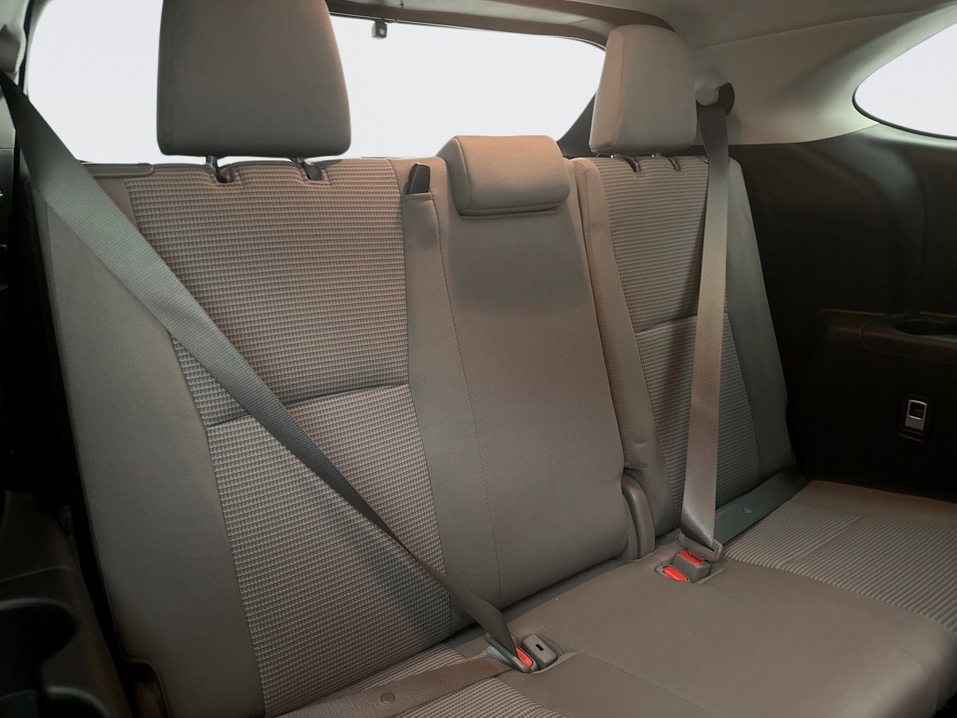 Used 2023 Toyota Highlander LE image 19