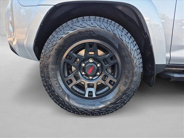 Certified 2021 Toyota 4Runner Venture w/ Moonroof Package AWD/4WD image 26