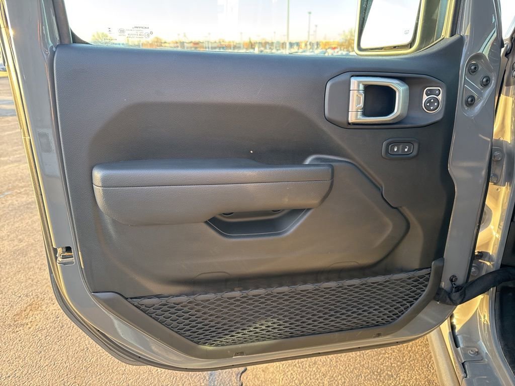 Used 2023 Jeep Wrangler Unlimited w/ Convenience Group image 32