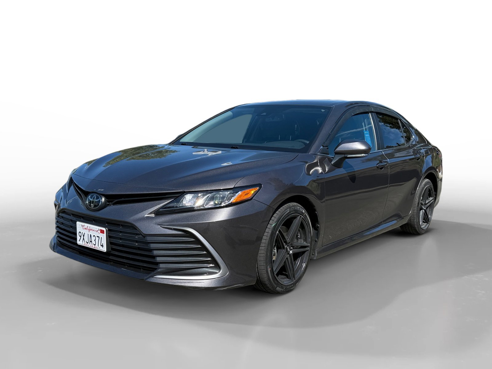 Used 2021 Toyota Camry LE w/ Convenience Package image 1