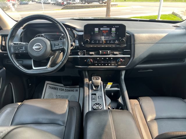 Used 2023 Nissan Pathfinder SL AWD/4WD image 21