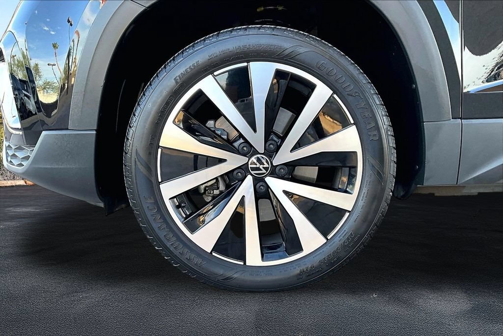 Used 2022 Volkswagen Taos SE FWD image 9