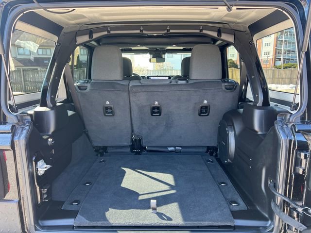 Used 2024 Jeep Wrangler Sahara w/ Technology Group AWD/4WD image 30