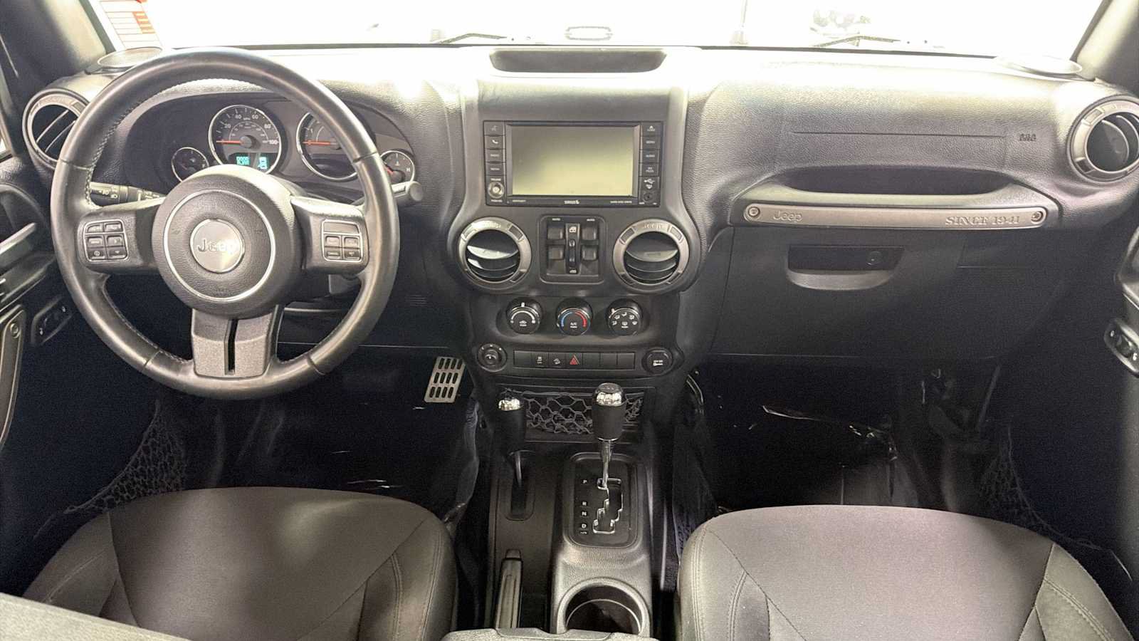 Used 2015 Jeep Wrangler Unlimited Sport w/ Quick Order Package 24S AWD/4WD image 24