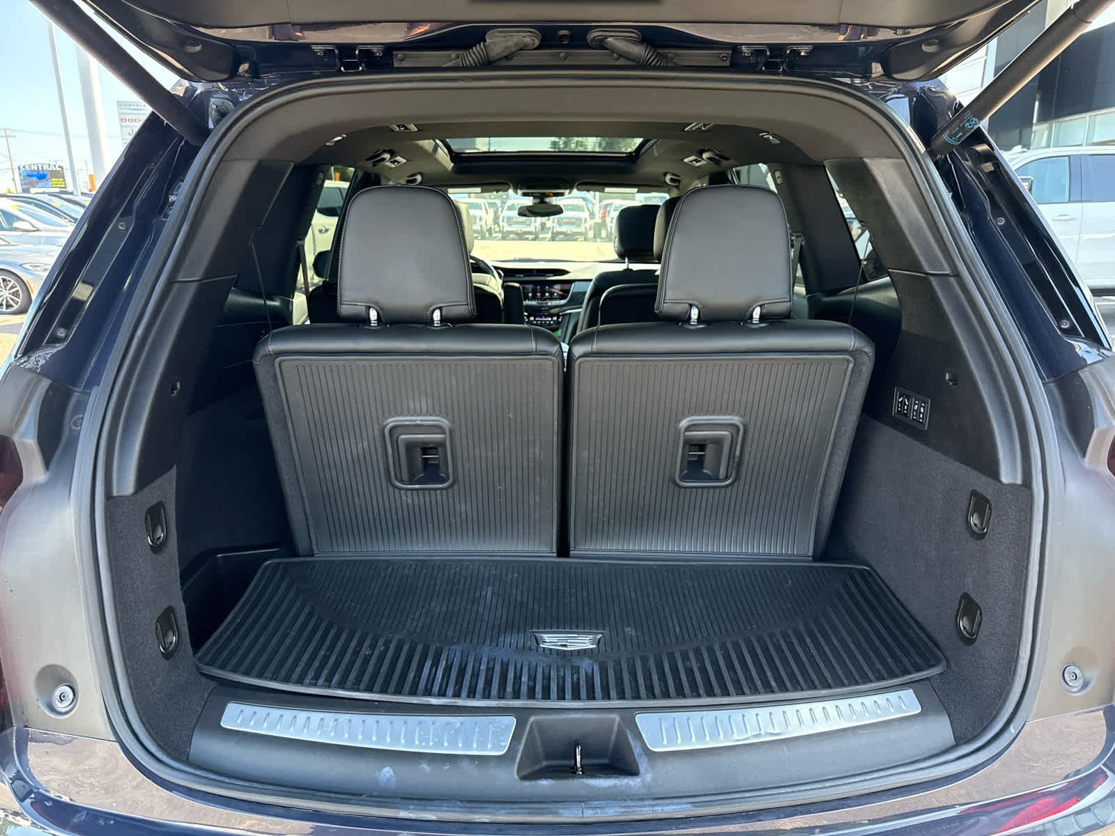 Used 2024 Cadillac XT6 Premium Luxury AWD/4WD image 12