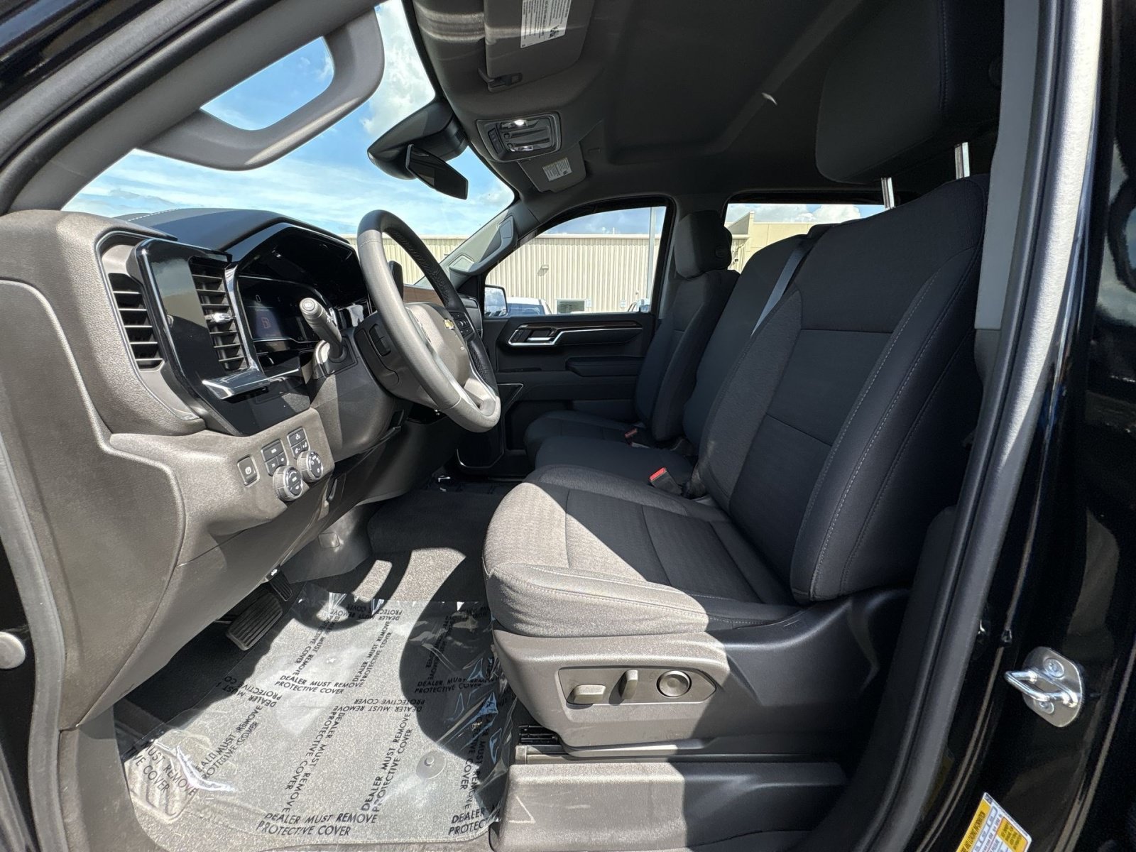 Used 2023 Chevrolet Silverado 1500 LT AWD/4WD image 13