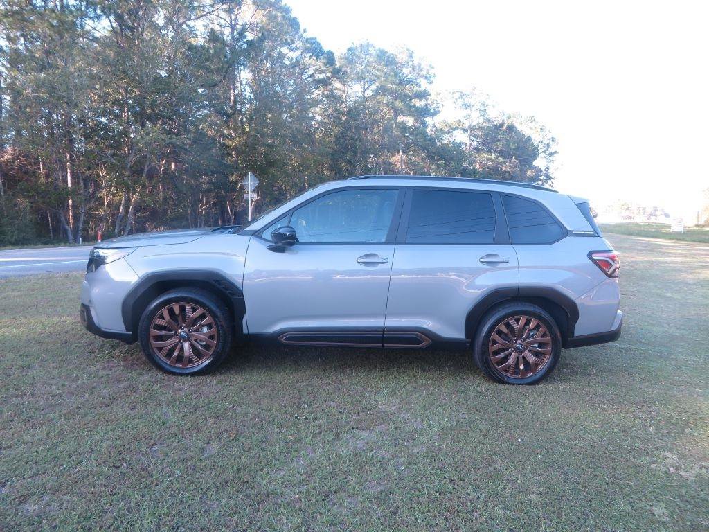 Used 2025 Subaru Forester Sport AWD/4WD image 1