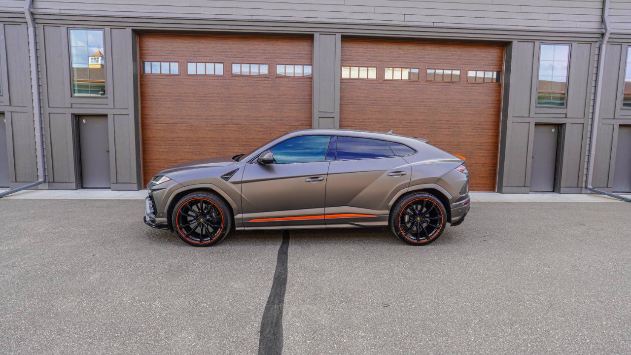 Used 2022 Lamborghini Urus AWD/4WD image 22
