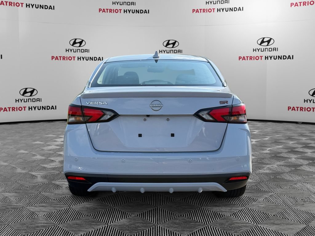 Used 2024 Nissan Versa SR FWD image 4