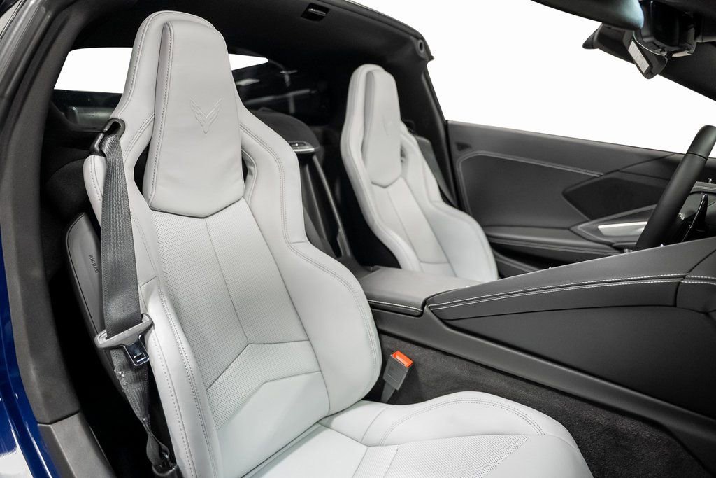 Used 2025 Chevrolet Corvette Stingray Coupe image 34