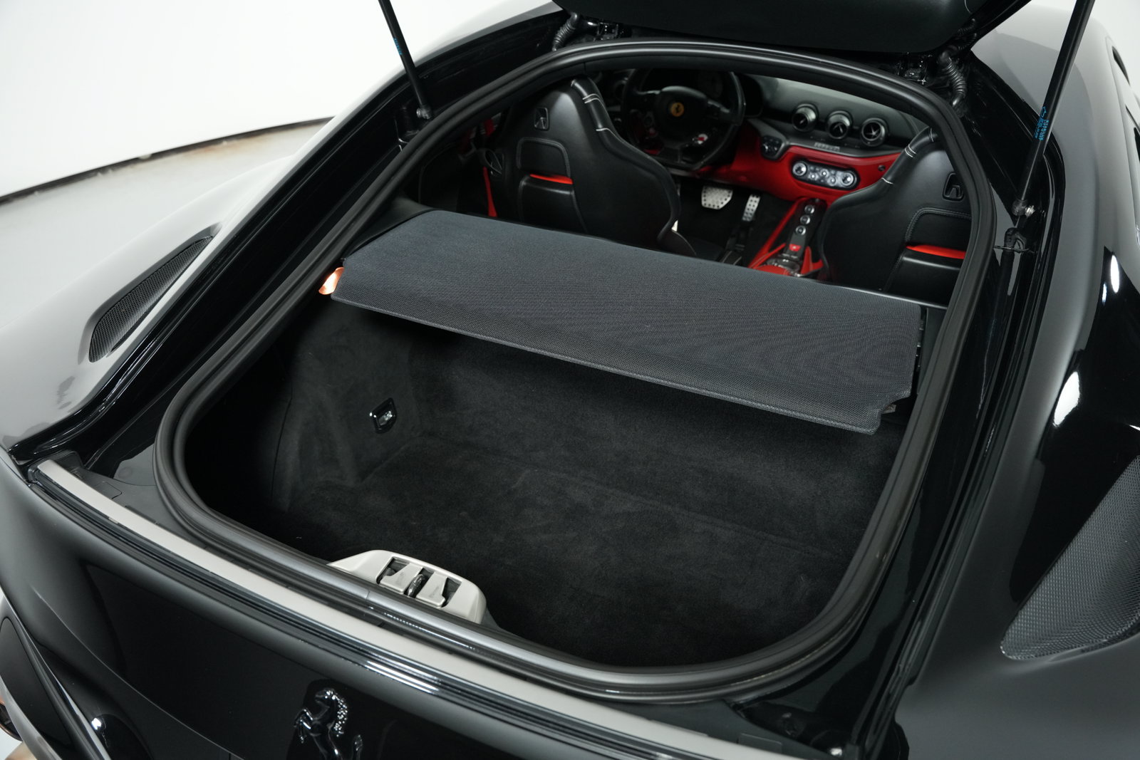 Used 2014 Ferrari F12 Berlinetta RWD image 12