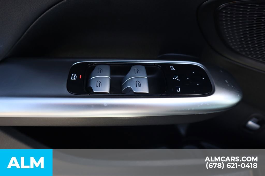 Used 2025 Mercedes-Benz C 300 Sedan image 17