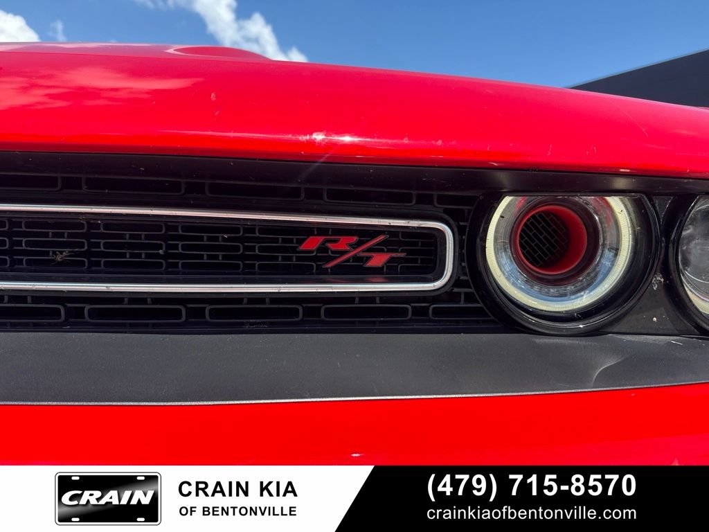 Used 2017 Dodge Challenger R/T w/ Driver Convenience Group RWD image 15