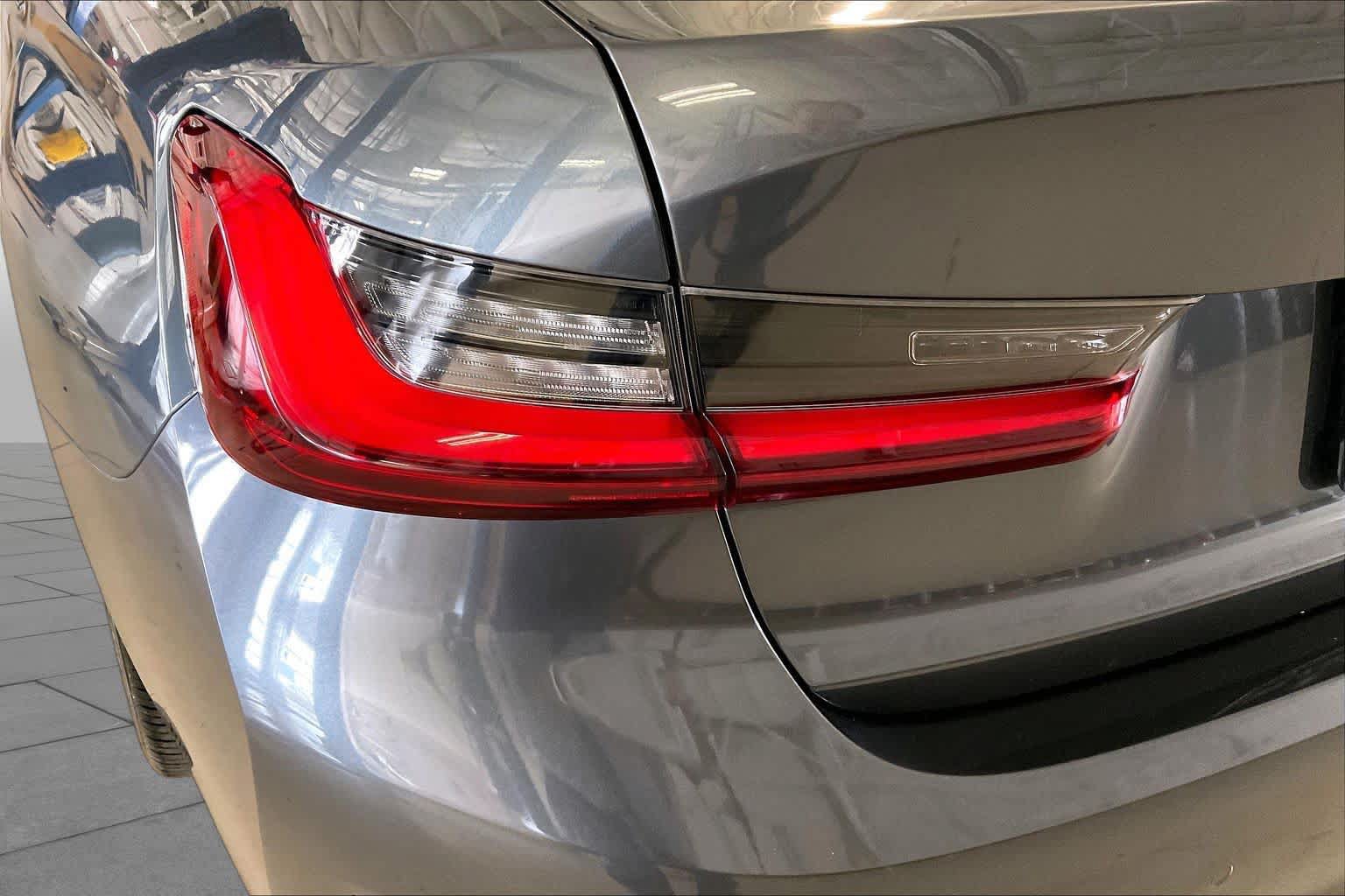 Used 2022 BMW 330i Sedan w/ Convenience Package RWD image 26