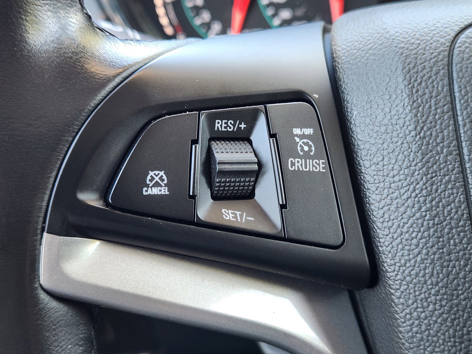 Used 2020 Chevrolet Trax LT w/ LT Convenience Package FWD image 21