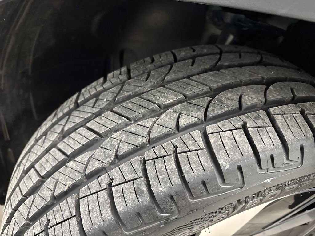 Used 2025 Volkswagen Atlas Cross Sport SE image 35