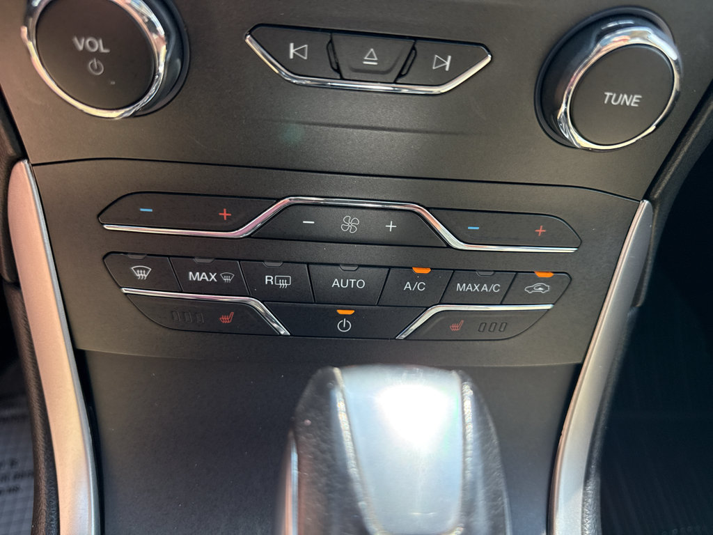 Used 2017 Ford Edge SEL w/ Equipment Group 201A AWD/4WD image 20