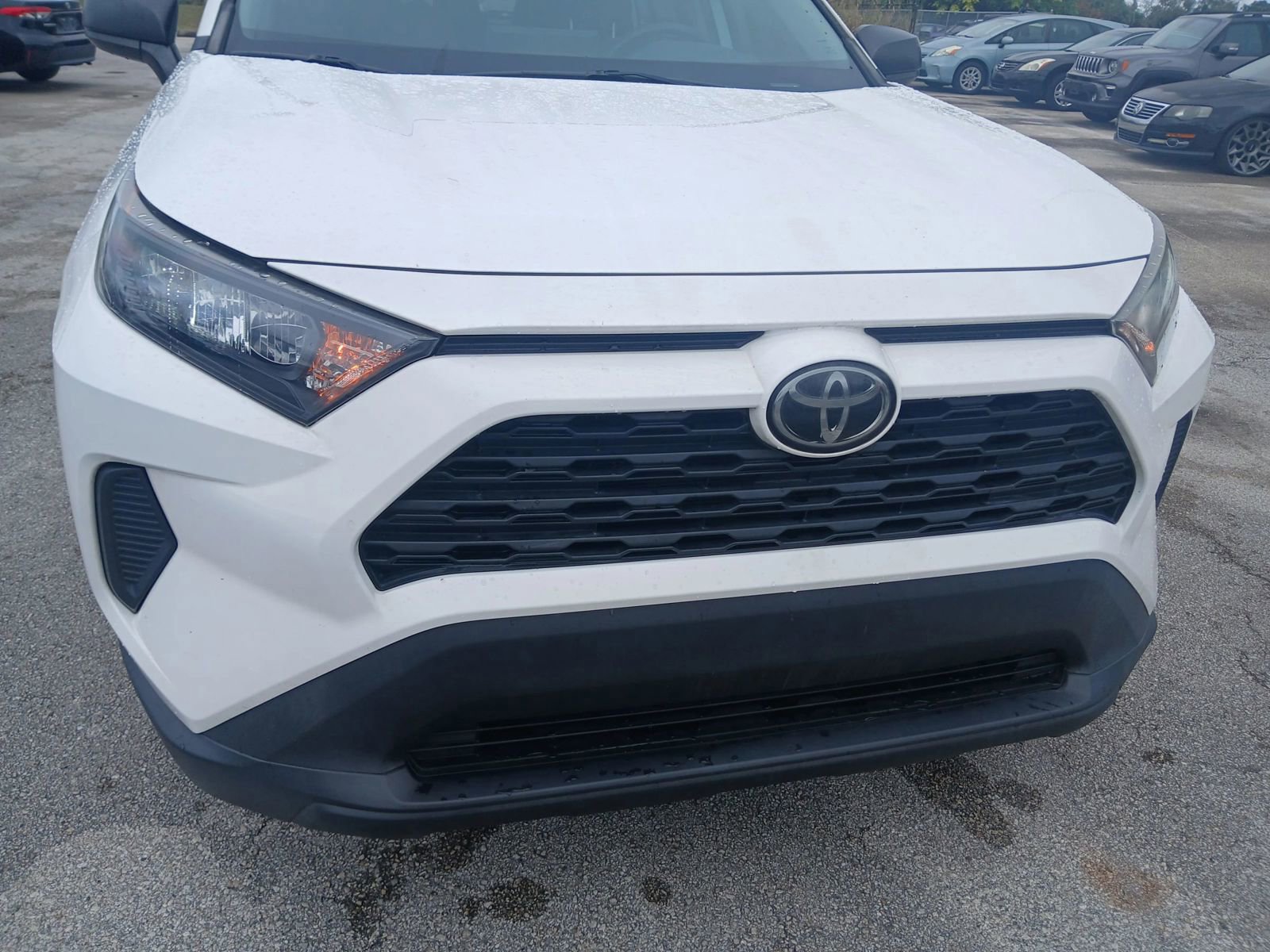 Used 2020 Toyota RAV4 LE image 17