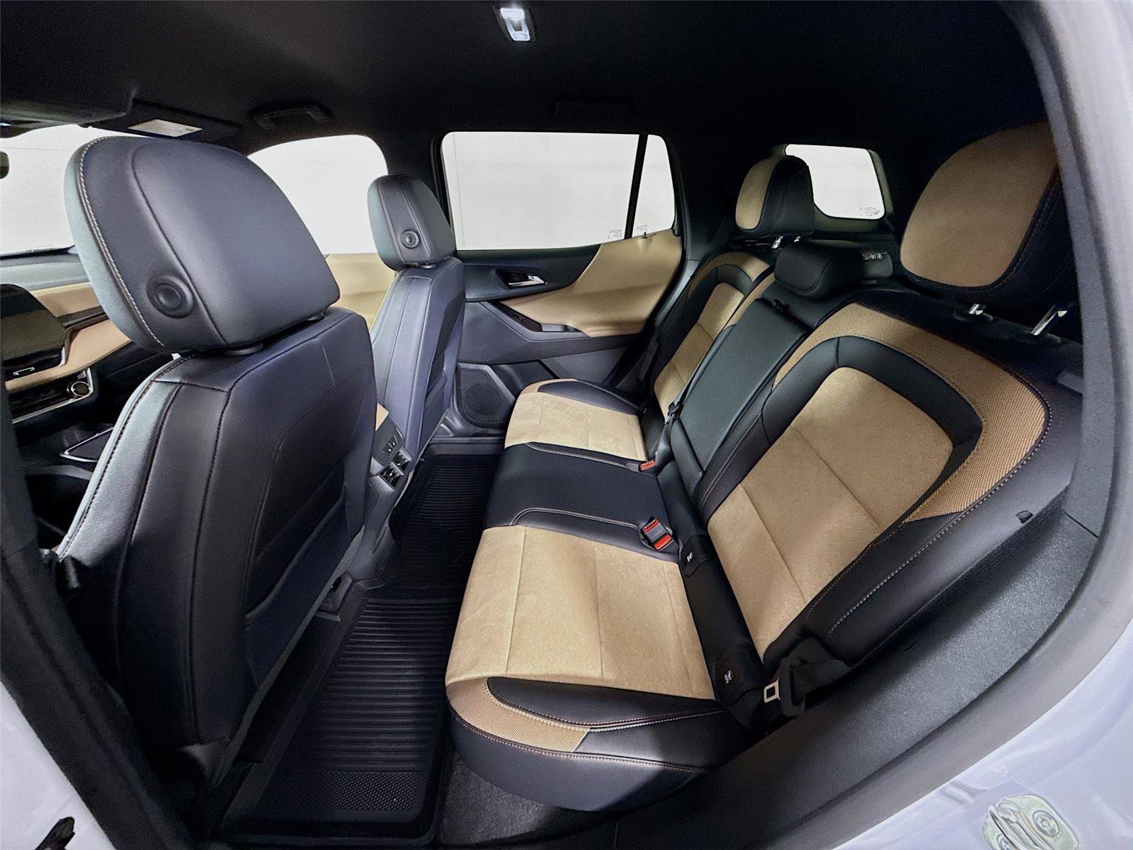 New 2026 Chevrolet Equinox ACTIV w/ Convenience Package III image 18