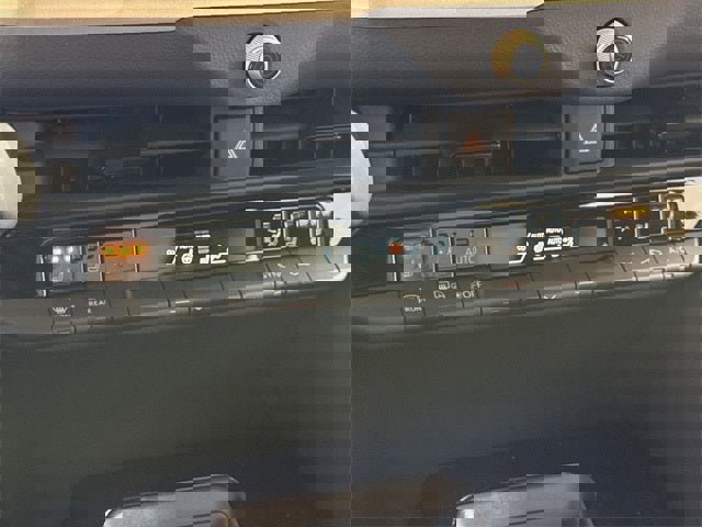 New 2025 Toyota Crown Signia image 18