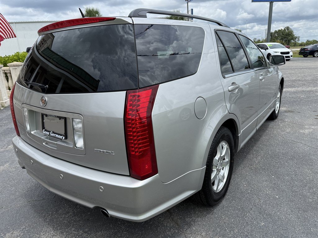 Used 2006 Cadillac SRX w/ Seating Package AWD/4WD image 4