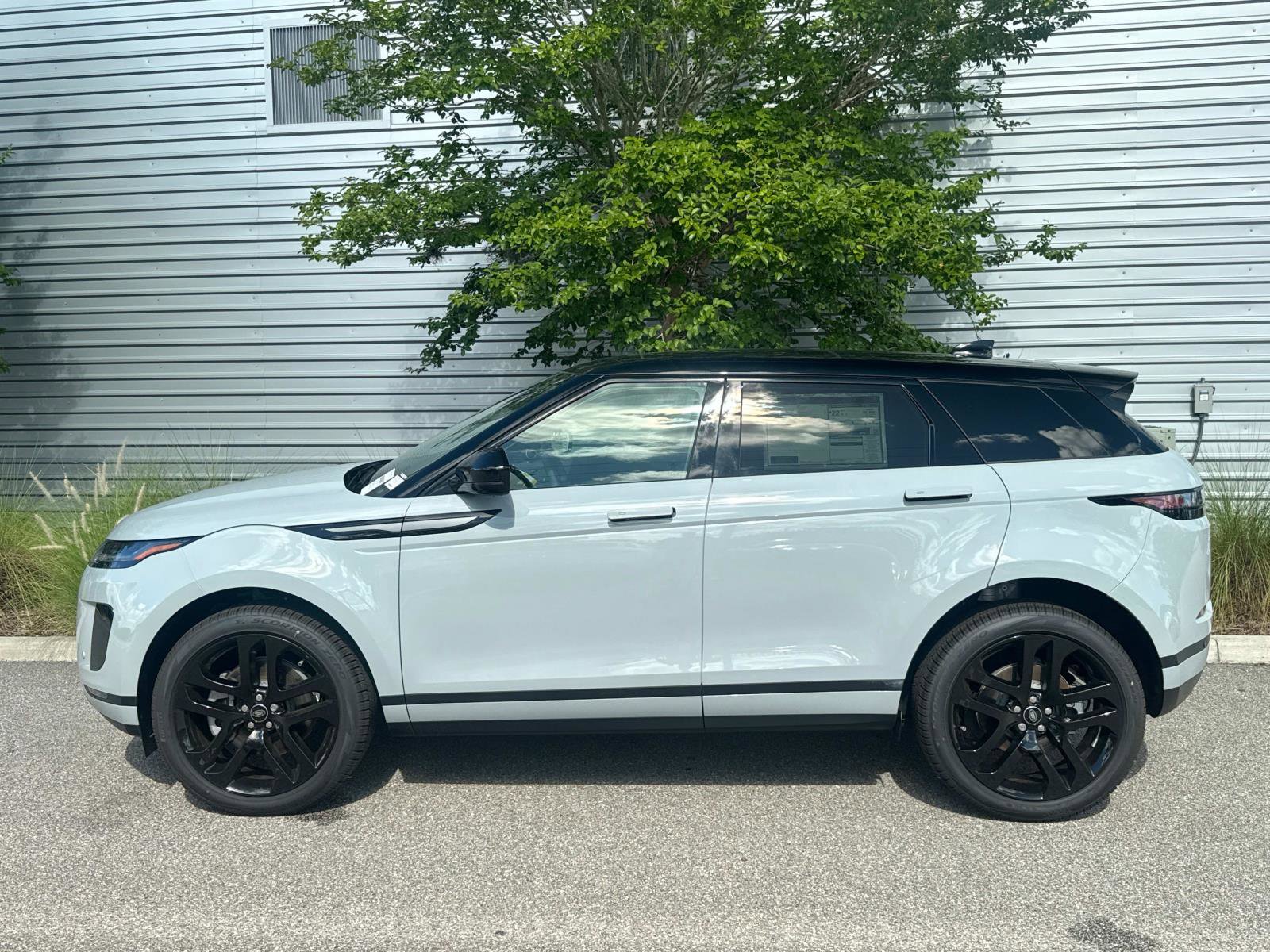 New 2026 Land Rover Range Rover Evoque S image 4