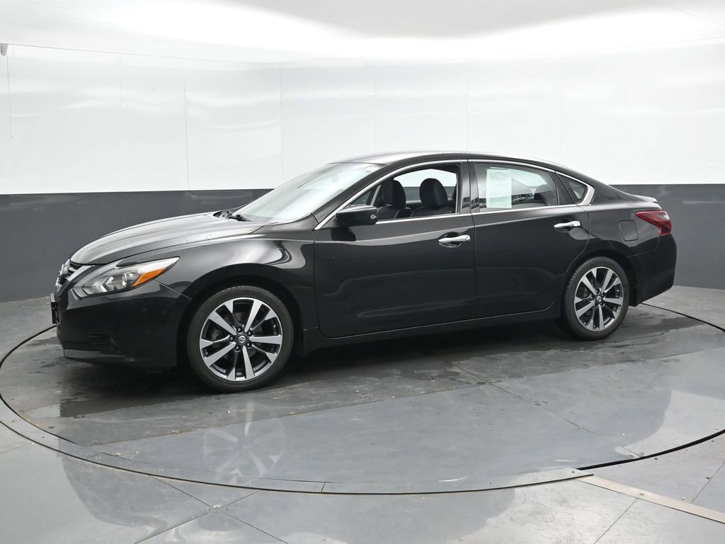 Used 2017 Nissan Altima 2.5 SR FWD image 6