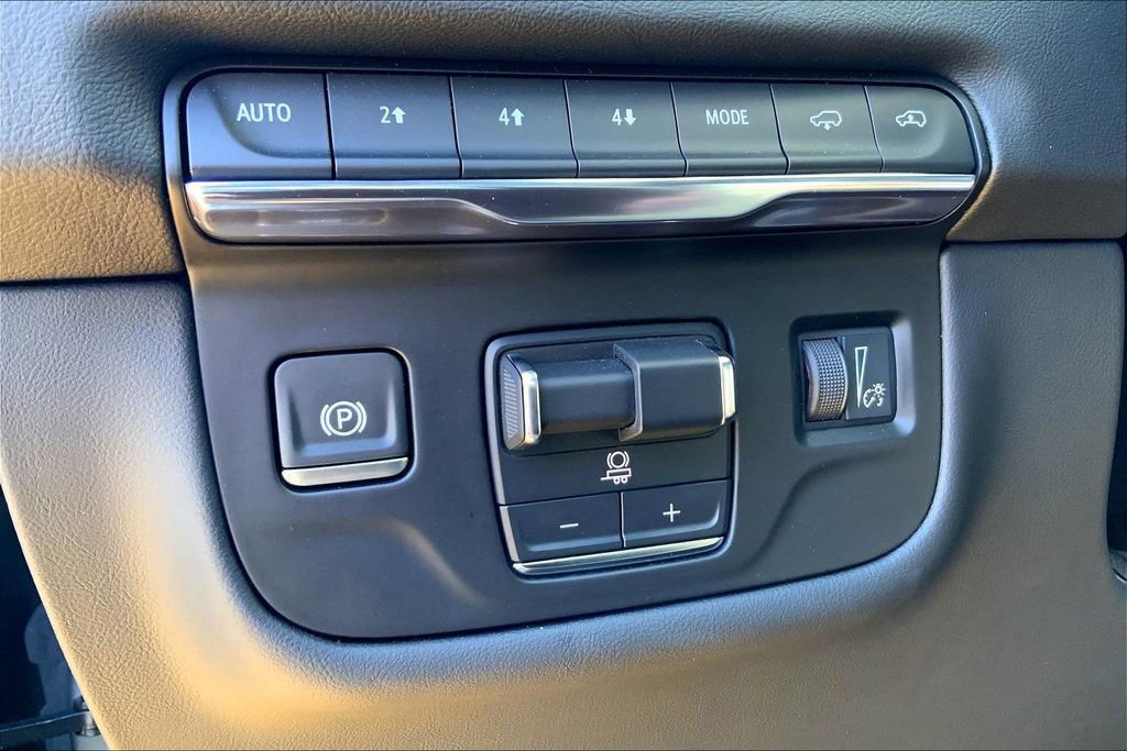 Certified 2025 Cadillac Escalade ESV Sport w/ Touring Package image 35