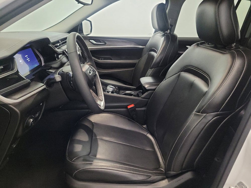 Used 2023 Jeep Grand Cherokee 4WD 4xe image 17