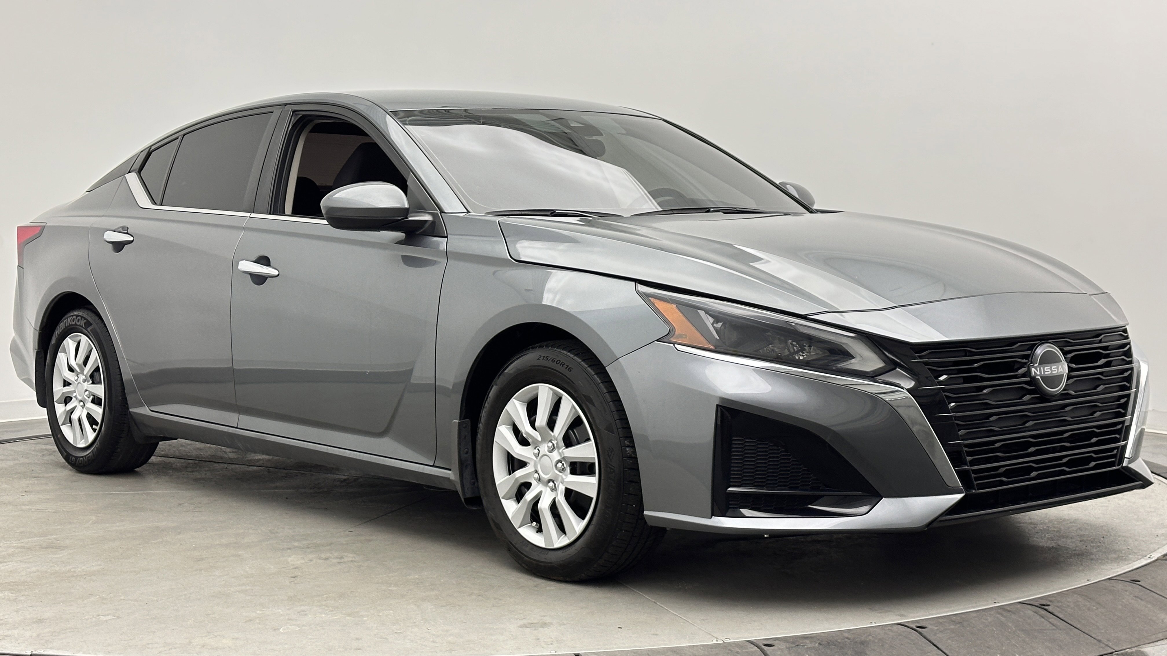 Used 2023 Nissan Altima 2.5 S FWD image 3