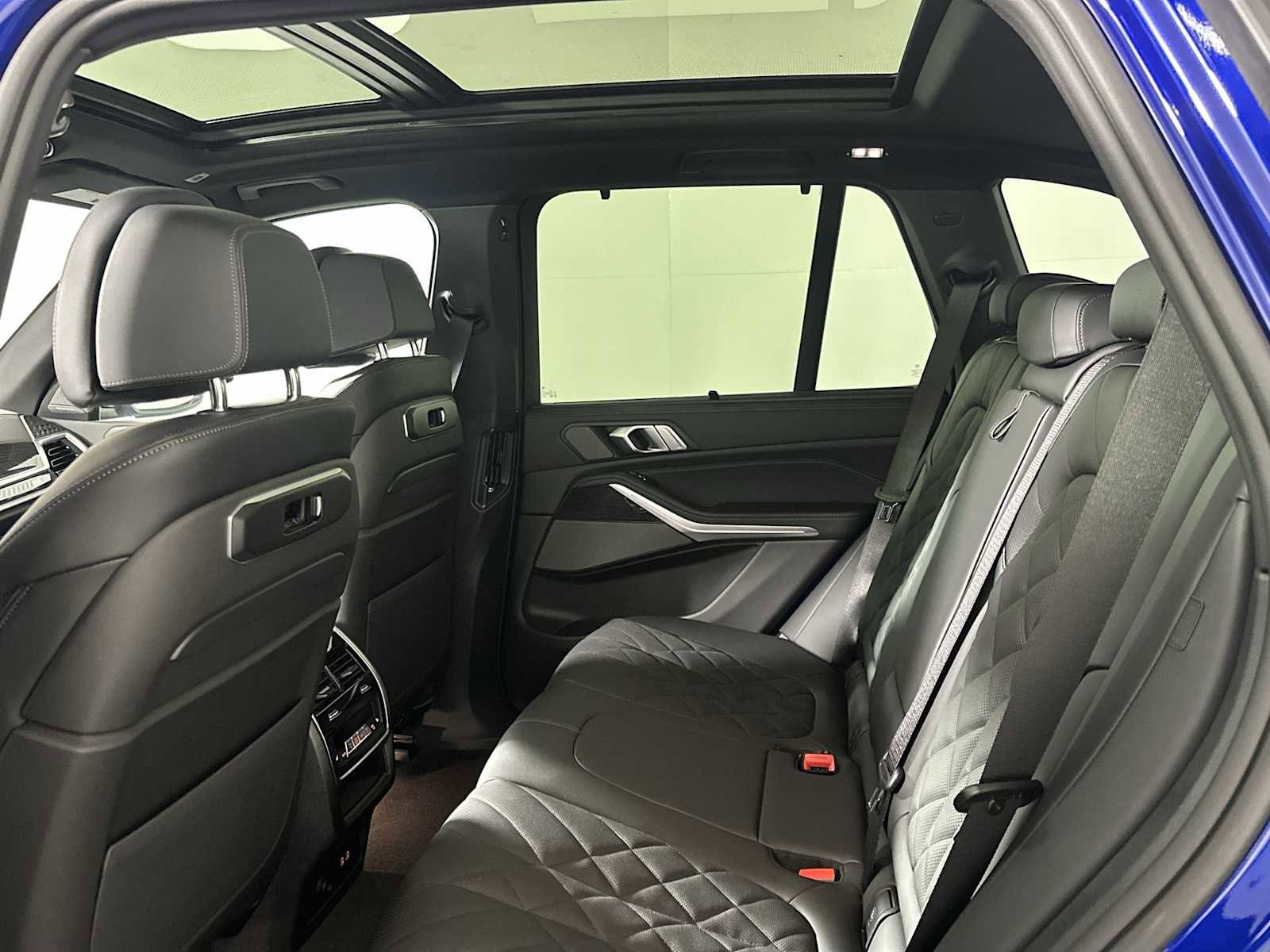 New 2026 BMW X5 M60i w/ Executive Package image 19