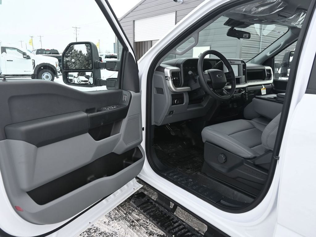 New 2026 Ford F350 XL w/ XL Chrome Package image 20