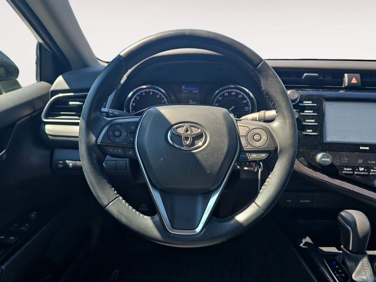 Used 2020 Toyota Camry SE FWD image 11