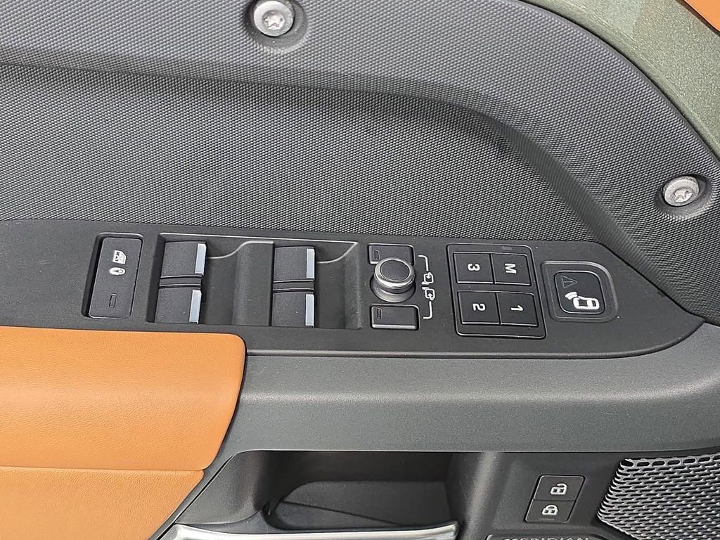 Used 2022 Land Rover Defender 110 X AWD/4WD image 23
