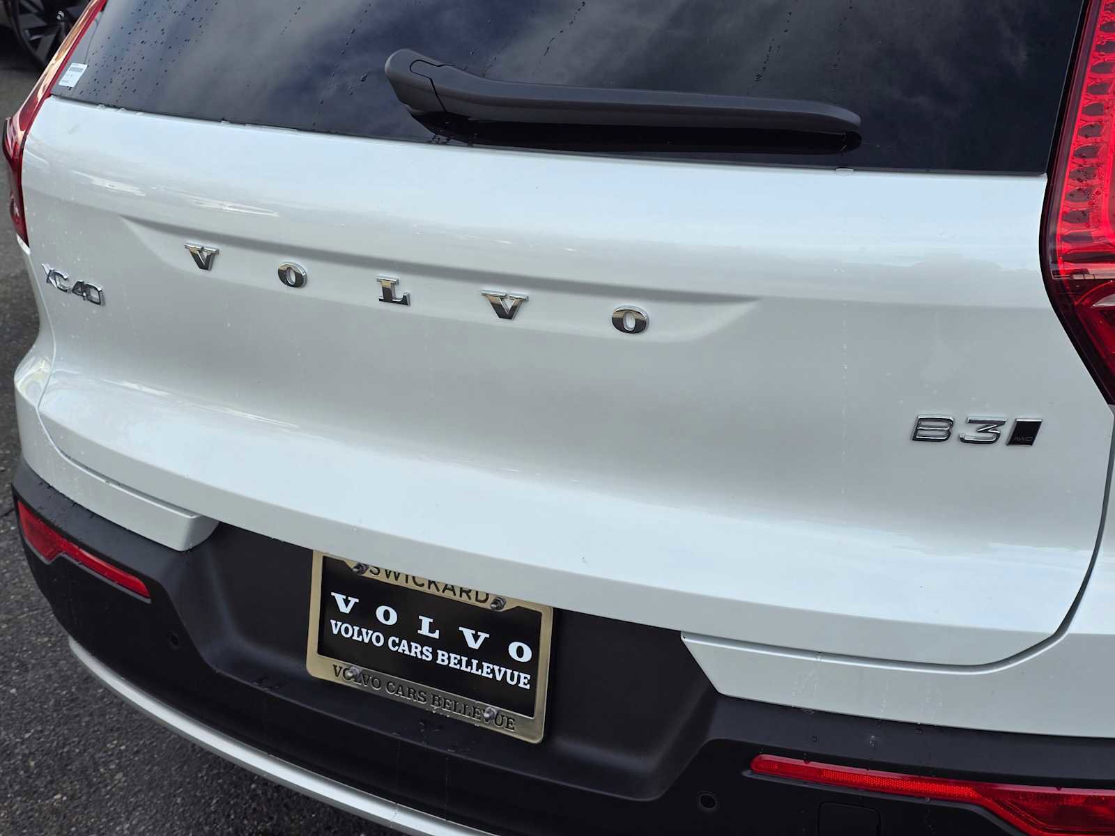 Certified 2025 Volvo XC40 B5 Plus image 13