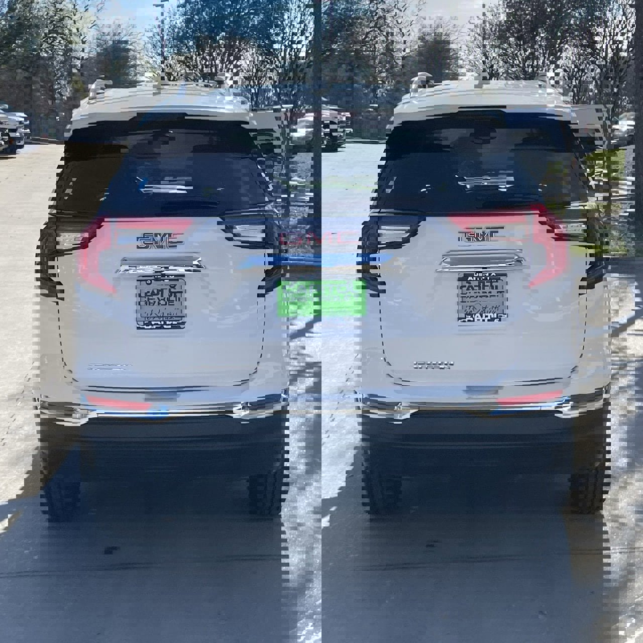 Used 2024 GMC Terrain SLT image 5