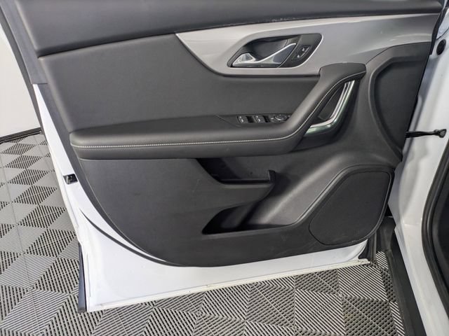 Certified 2025 Chevrolet Blazer LT FWD image 9