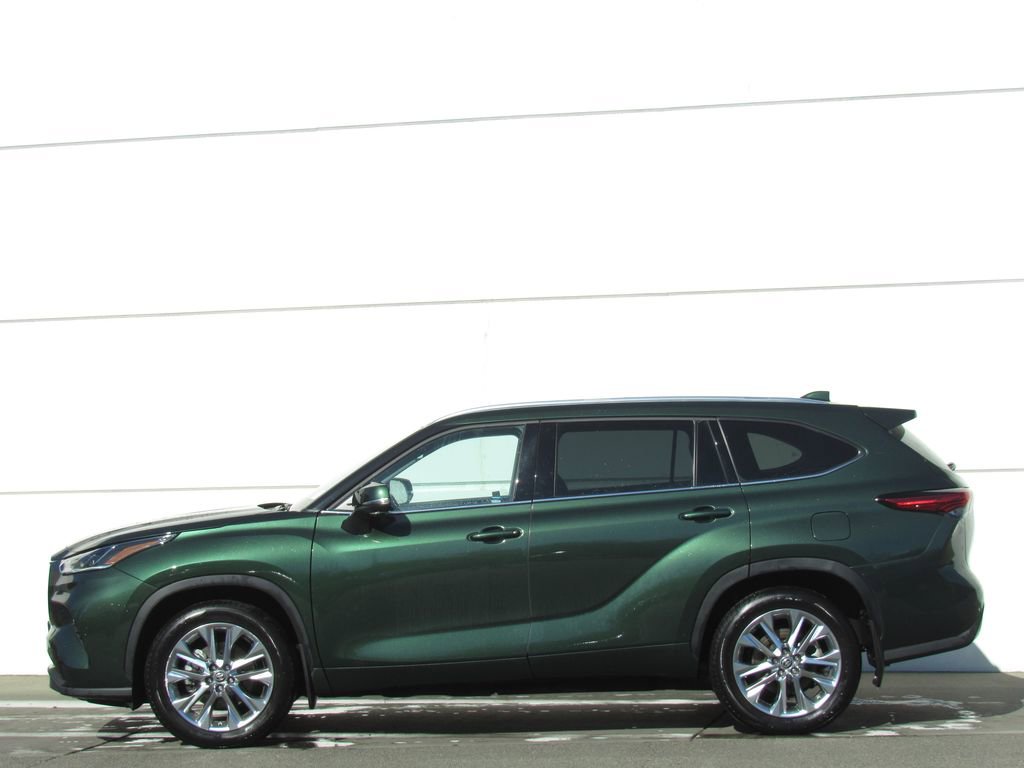 Used 2023 Toyota Highlander Limited image 4