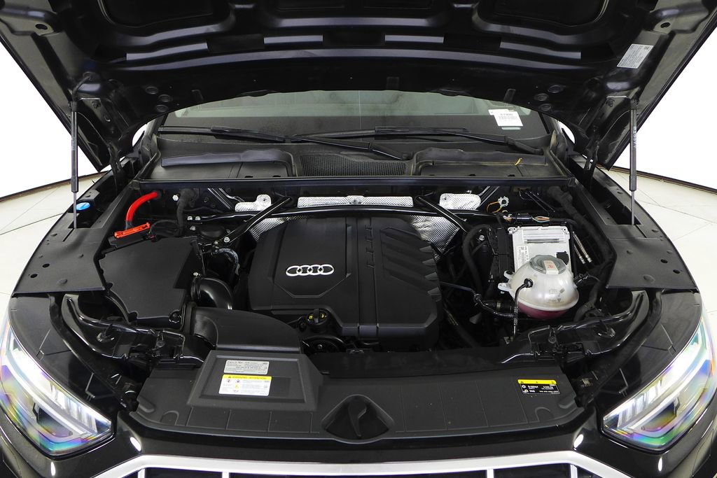 Used 2023 Audi Q5 Prestige w/ Prestige Package image 6