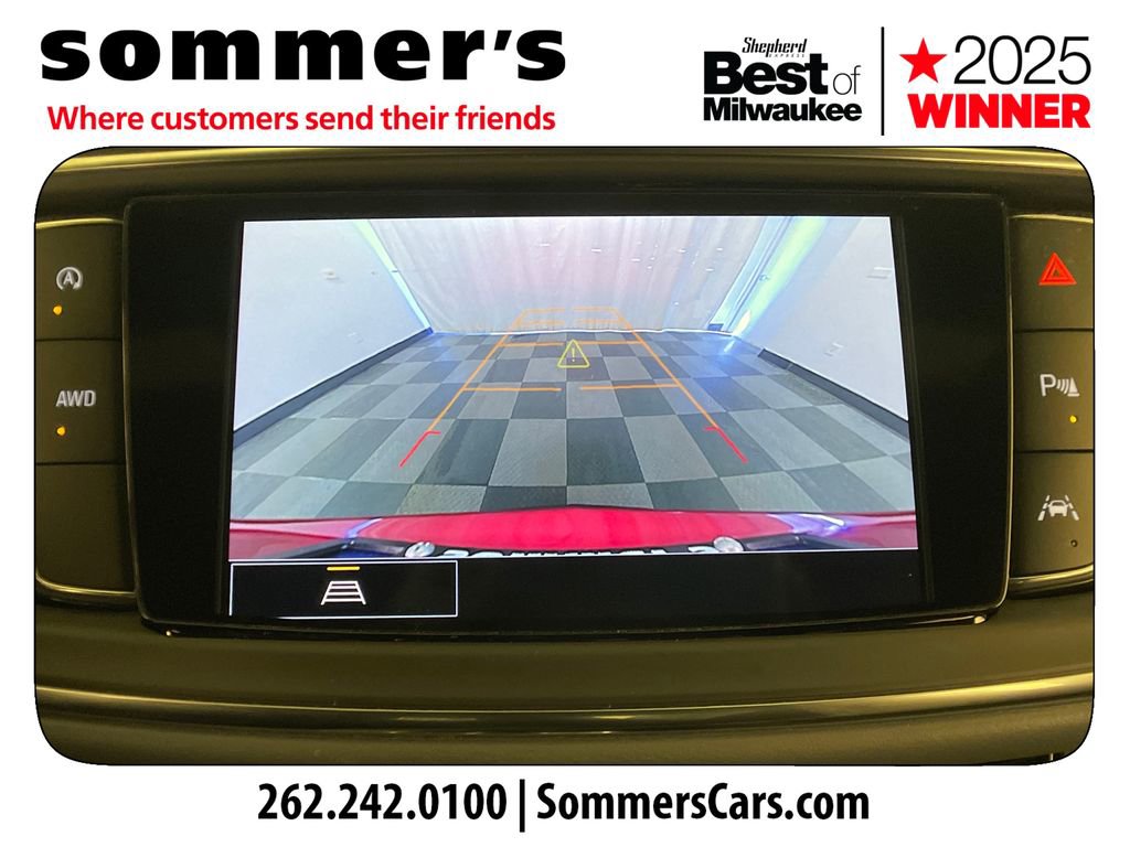 Used 2023 Buick Enclave Essence image 17