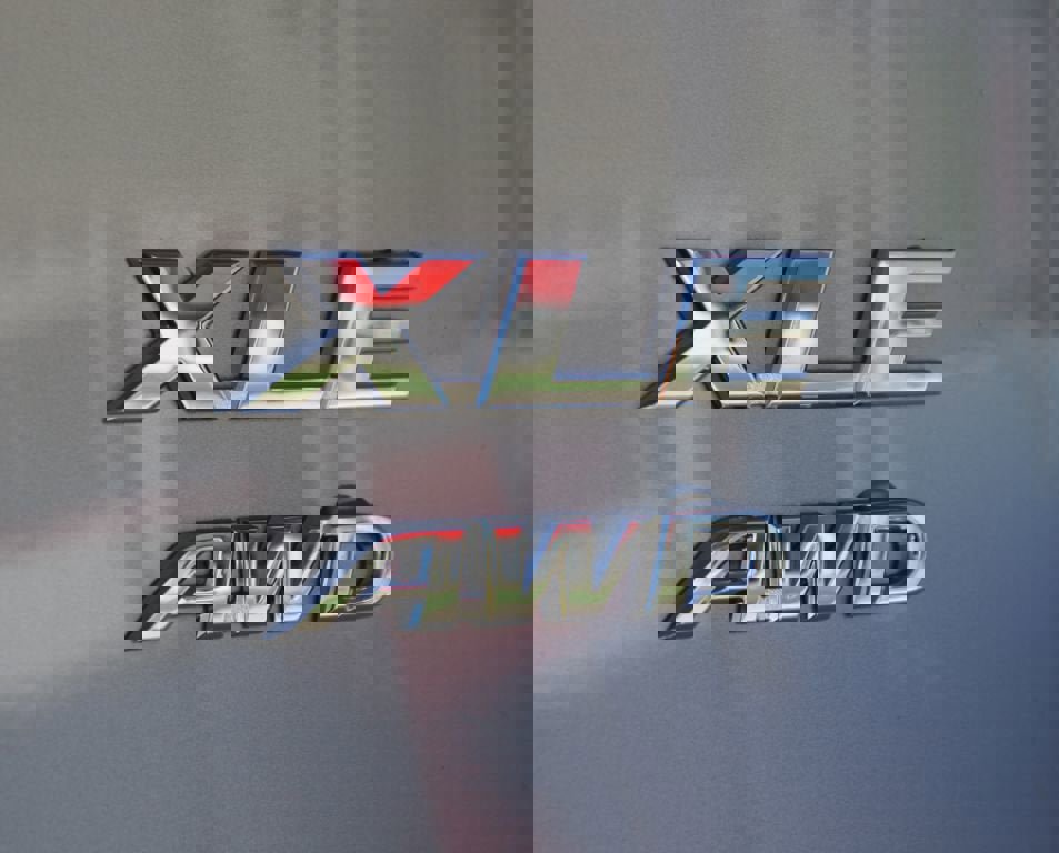 Used 2025 Toyota RAV4 XLE Premium image 19