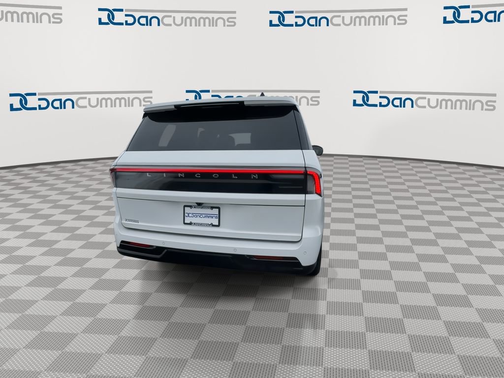 New 2026 Lincoln Navigator Reserve w/ Jet Appearance Package AWD/4WD image 7