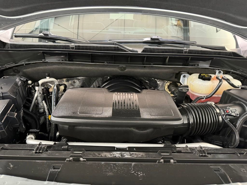 Used 2025 GMC Yukon AT4 Ultimate AWD/4WD image 9