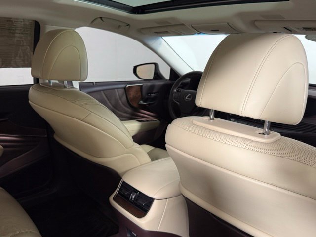 Used 2019 Lexus LS 500 RWD image 28