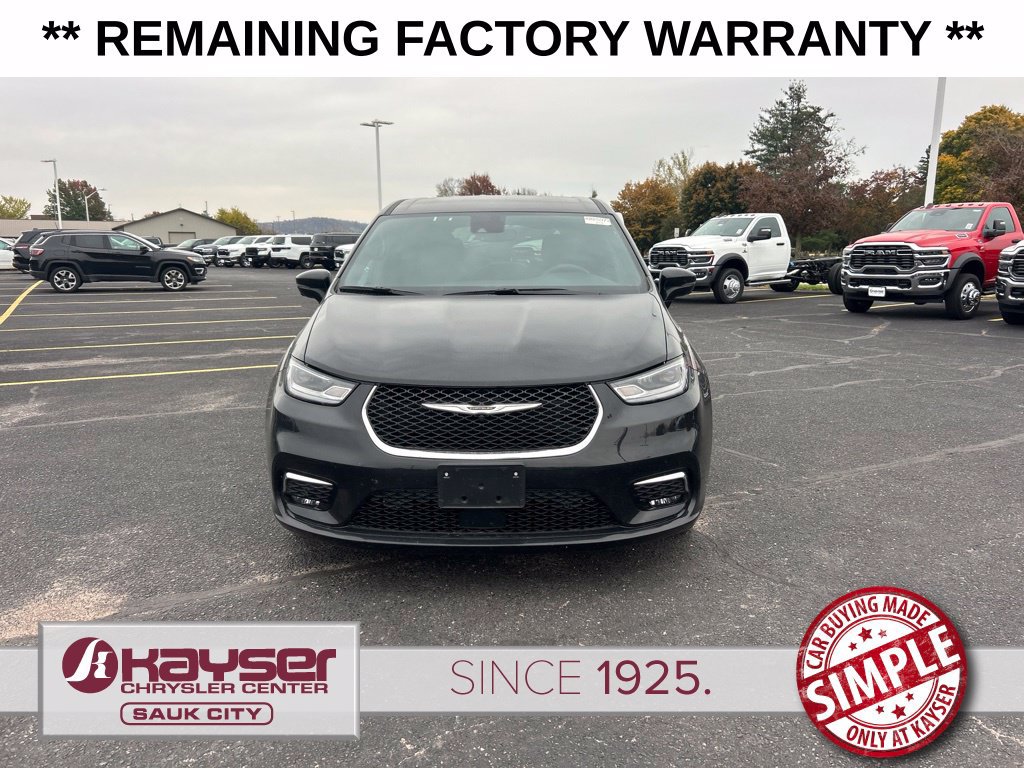 Used 2026 Chrysler Pacifica Select FWD image 3