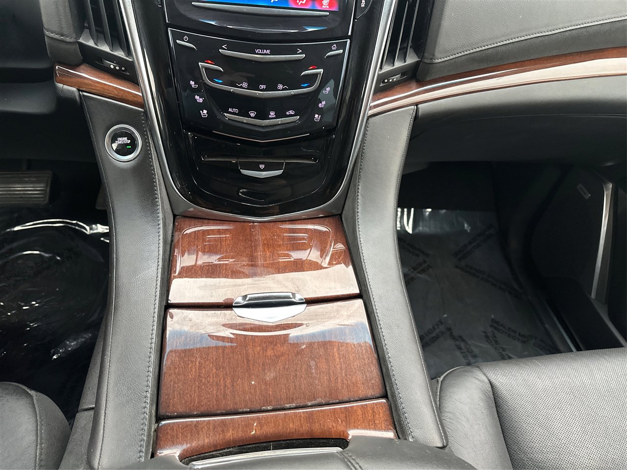 Used 2016 Cadillac Escalade ESV Luxury image 16
